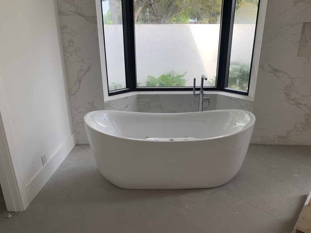 Freestanding soaking tub installation